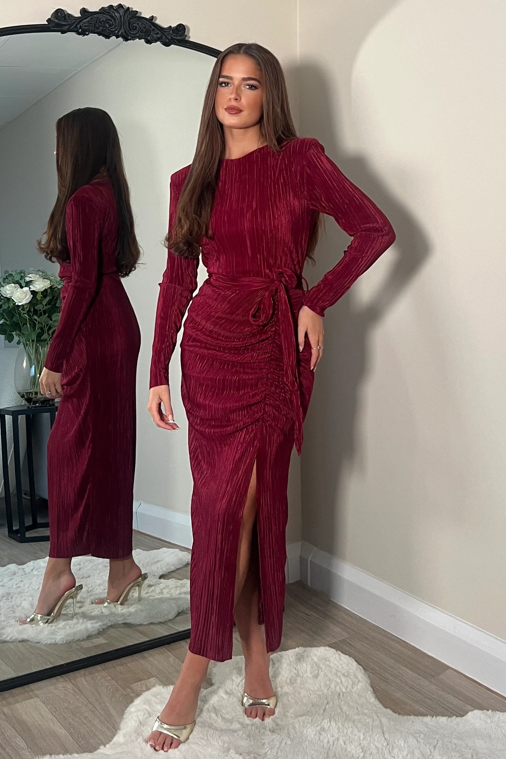 Style Breakthroughs Elena Long Sleeve Ruched Seamed Midi Dress (Wine)