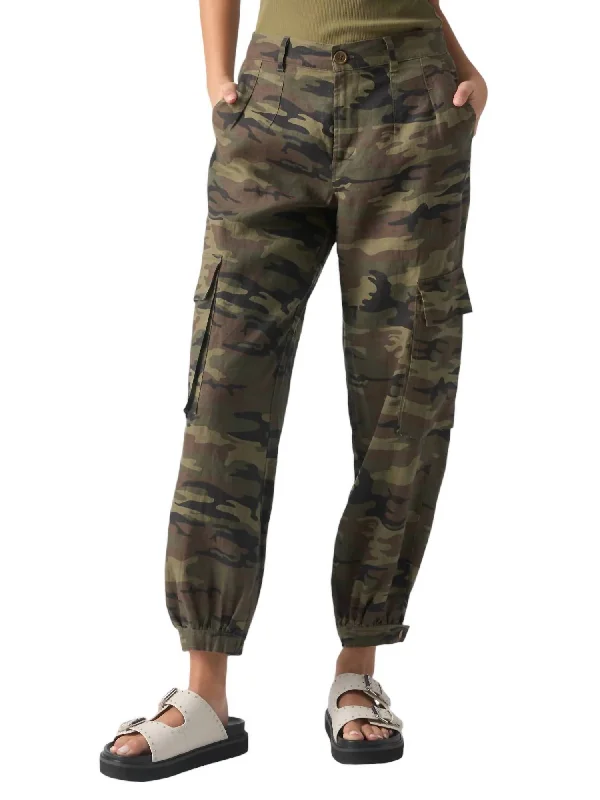 Sophisticated Outfits Pleated Camo Linen Cargo Pant In Little Hero