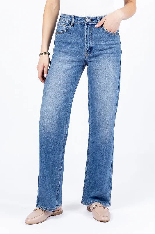 Signature Style Essentials Cosette Medium Wash Relaxed Jeans